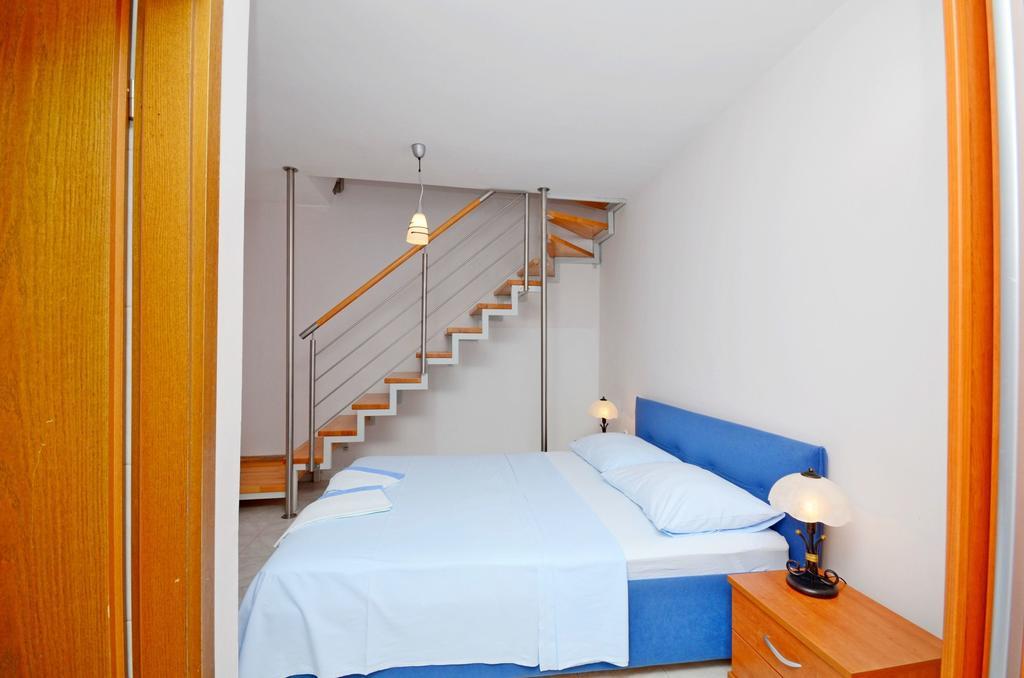 Apartments Hrgovic โรกอซนิซา ภายนอก รูปภาพ